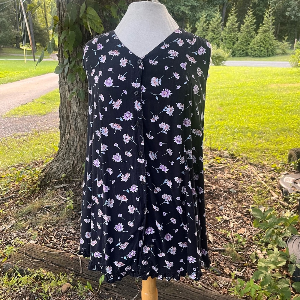 NEW ADDITION VINTAGE SLEEVELESS BUTTON UP MATERNITY TOP